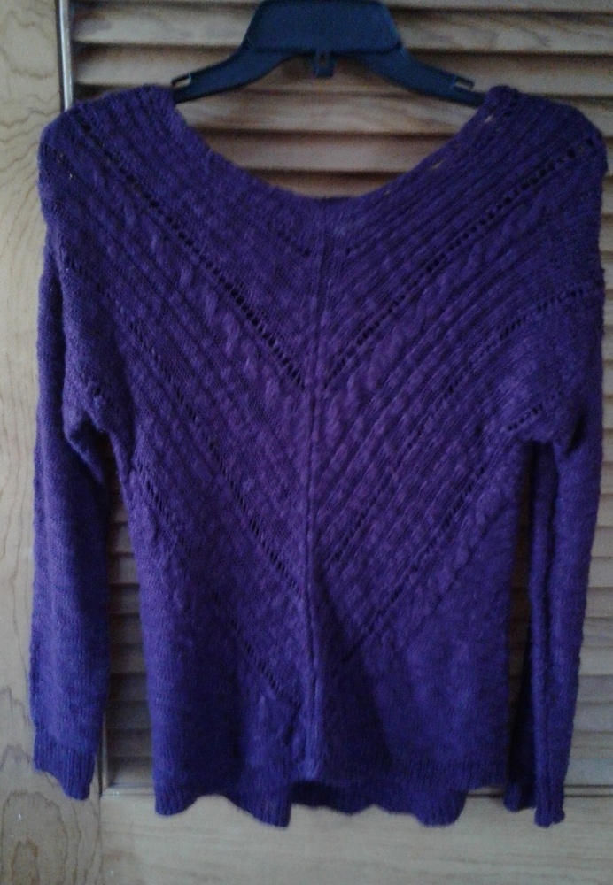 Burgundy lightweight sweater.